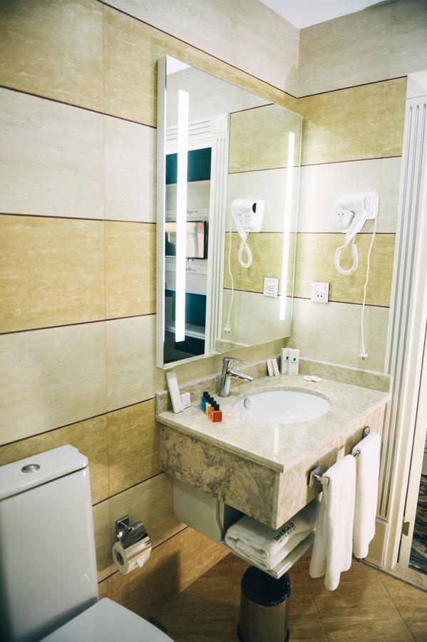 Emerald Suite Hotel Baku Exterior photo